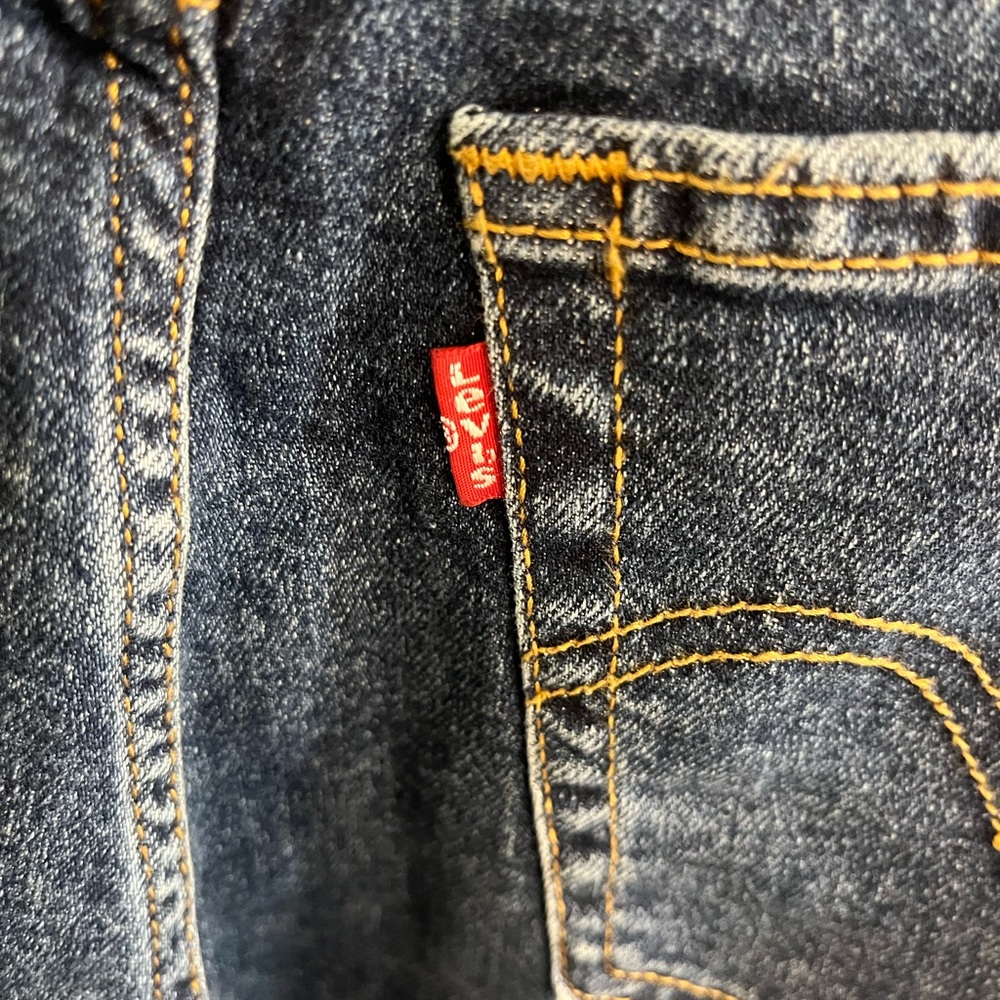 Levi's Blue Cropped Distressed Jeans - Picture 5 of 8
